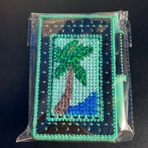 Palm tree 🌴notepad cover with pen and pad. ❤️